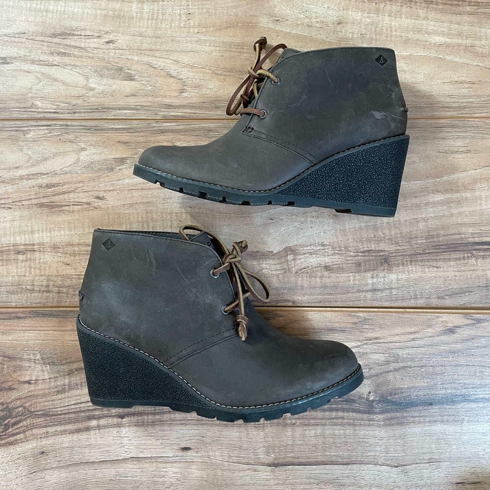 NWOT SPERRY Booties